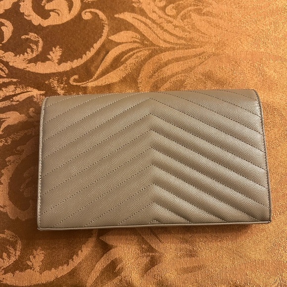 SAINT LAURENT Cassandre matelassé leather shoulder bag - Picture 2 of 4